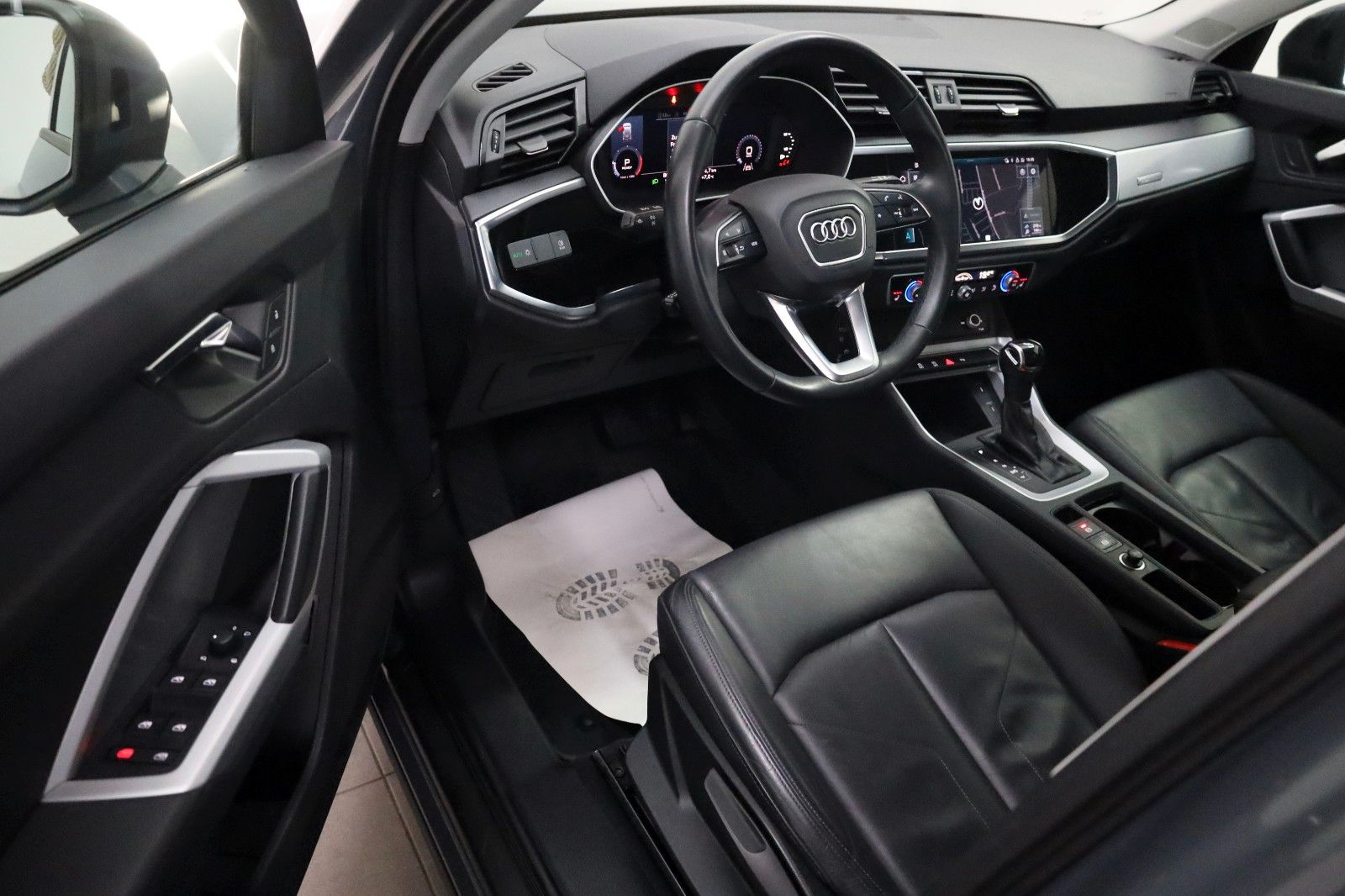 Fahrzeugabbildung Audi Q3 35 TDI,Leder,Navi,LED,SH,Carplay,DAB