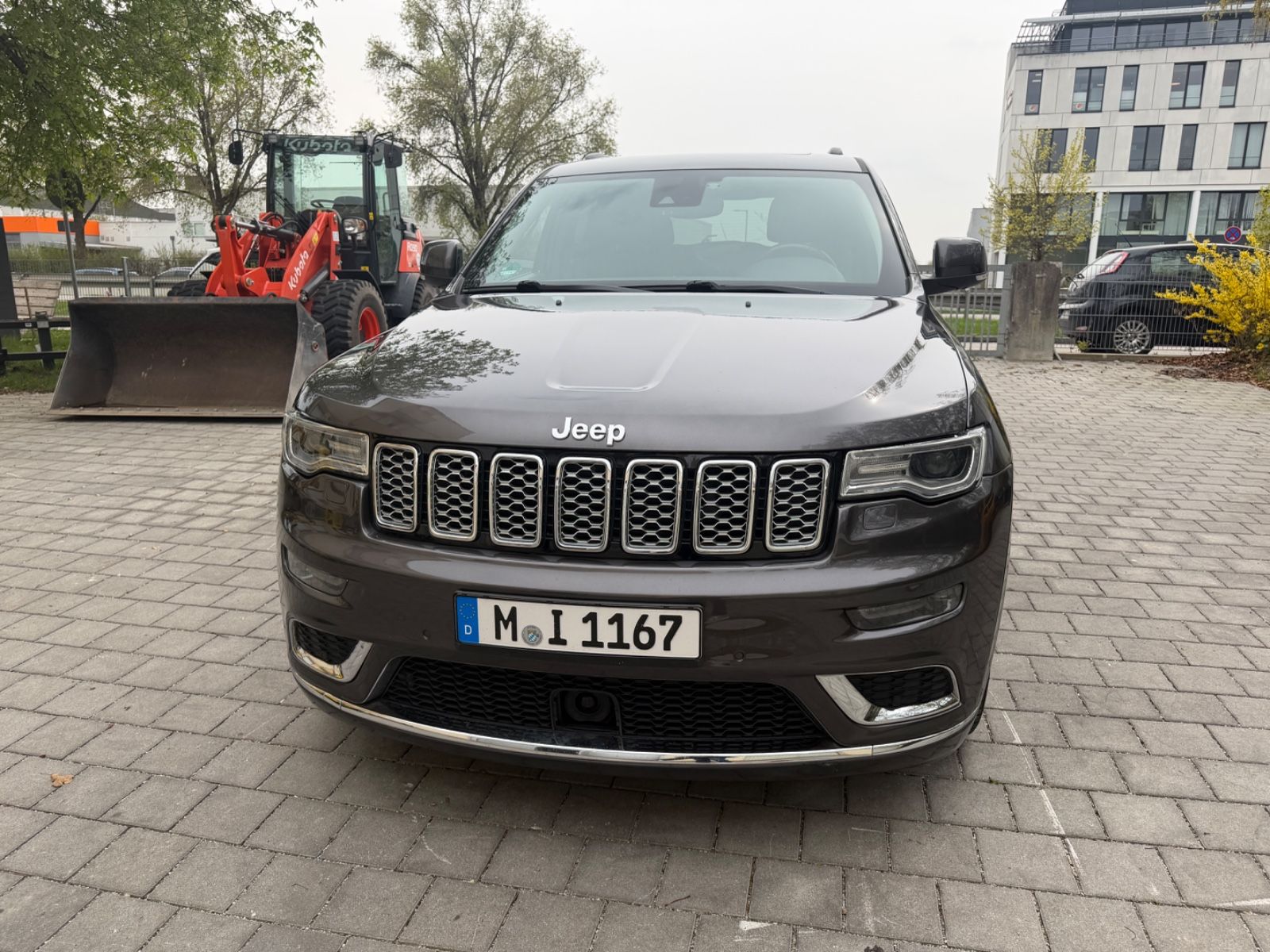 Fahrzeugabbildung Jeep Grand Cherokee 3.0l V6 MultiJet 184kW Summit