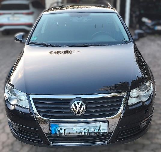 Volkswagen Passat 2009 — rear view