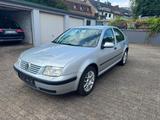 Volkswagen Bora 1.6 SR  105 PS  TÜV & gr... - Volkswagen Bora: 1.6
