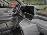 Volkswagen T7 Caravelle 2,0 l TDI "PanAmericana" 8-Sitzer - Gebrauchtwagen in Lübeck