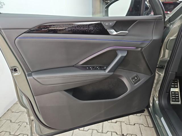 Volkswagen Tiguan R-Line AHK HD MATRIX LED KAMERA PANO NAVI