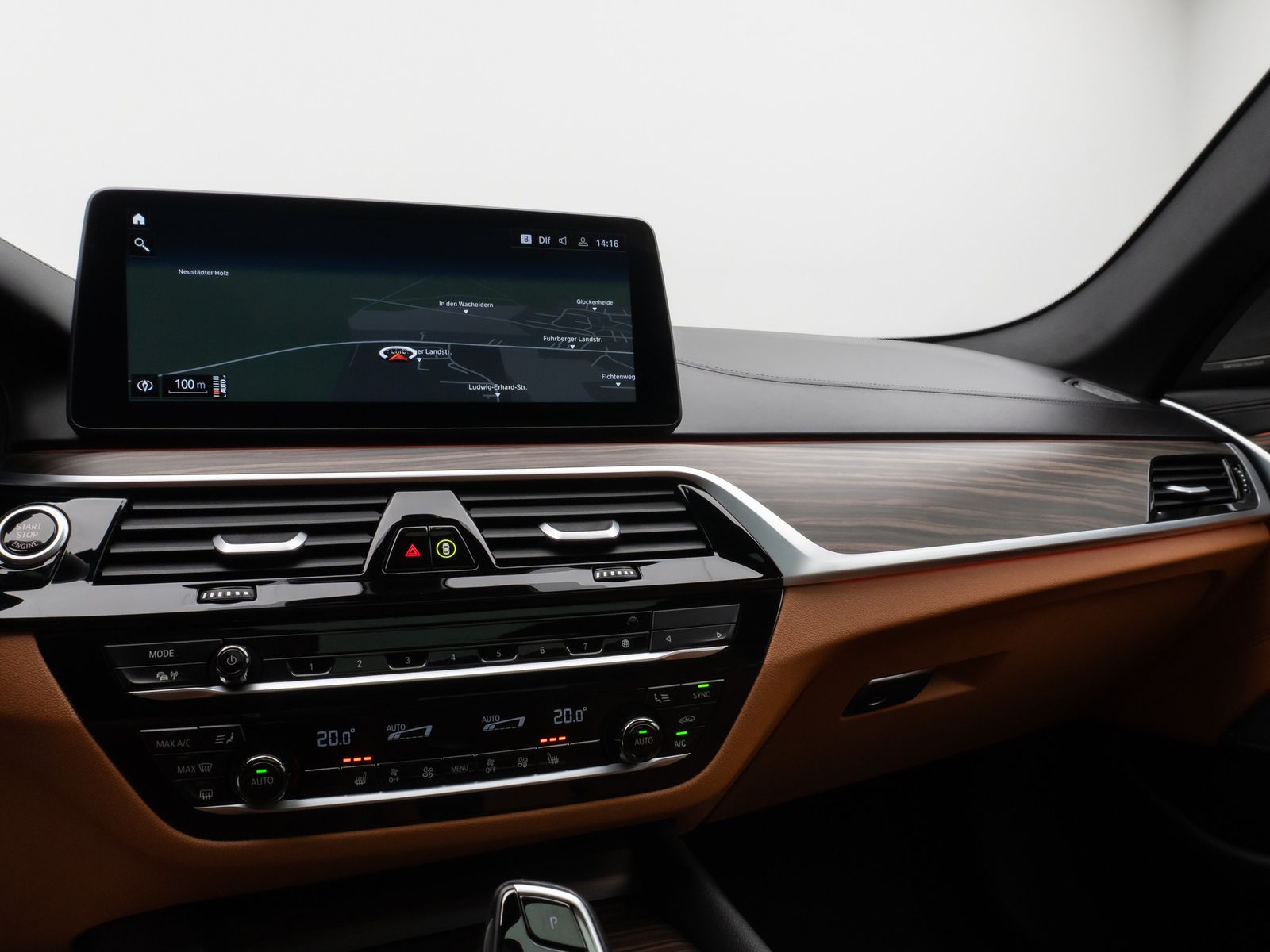 Fahrzeugabbildung BMW 540d xD Kamera Glasdach Laser HUD DAB H/K AHK