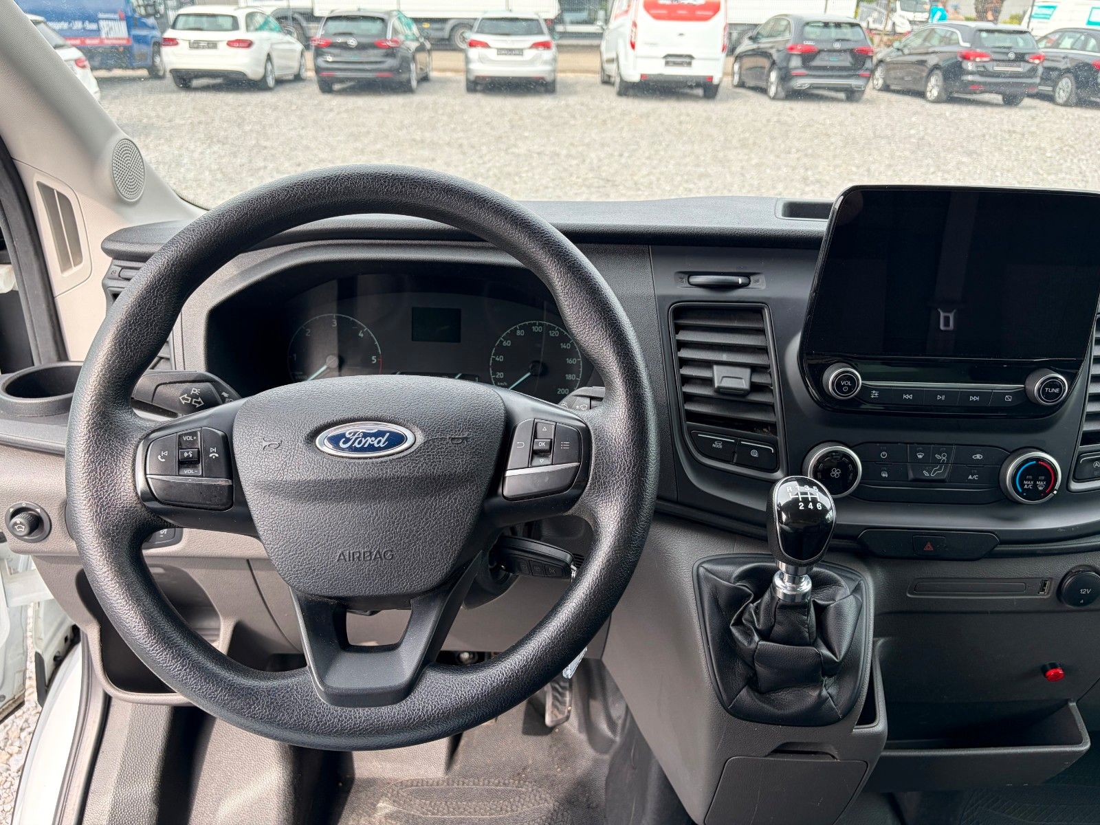 Fahrzeugabbildung Ford Transit Koffer 350 L4 Einzelkabine LBW