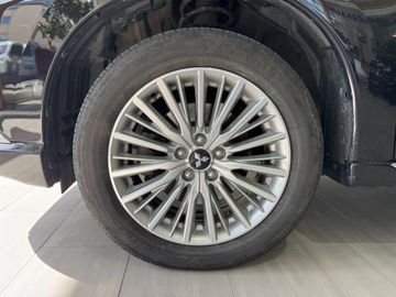 Mitsubishi Outlander PHEV Basis Spirit 4WD