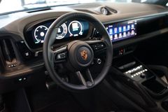 PORSCHE Cayenne GTS Coupé | Leichtbau Sport-Paket PORSCHE Cayenne GTS Coupé | Leichtbau Sport-Paket