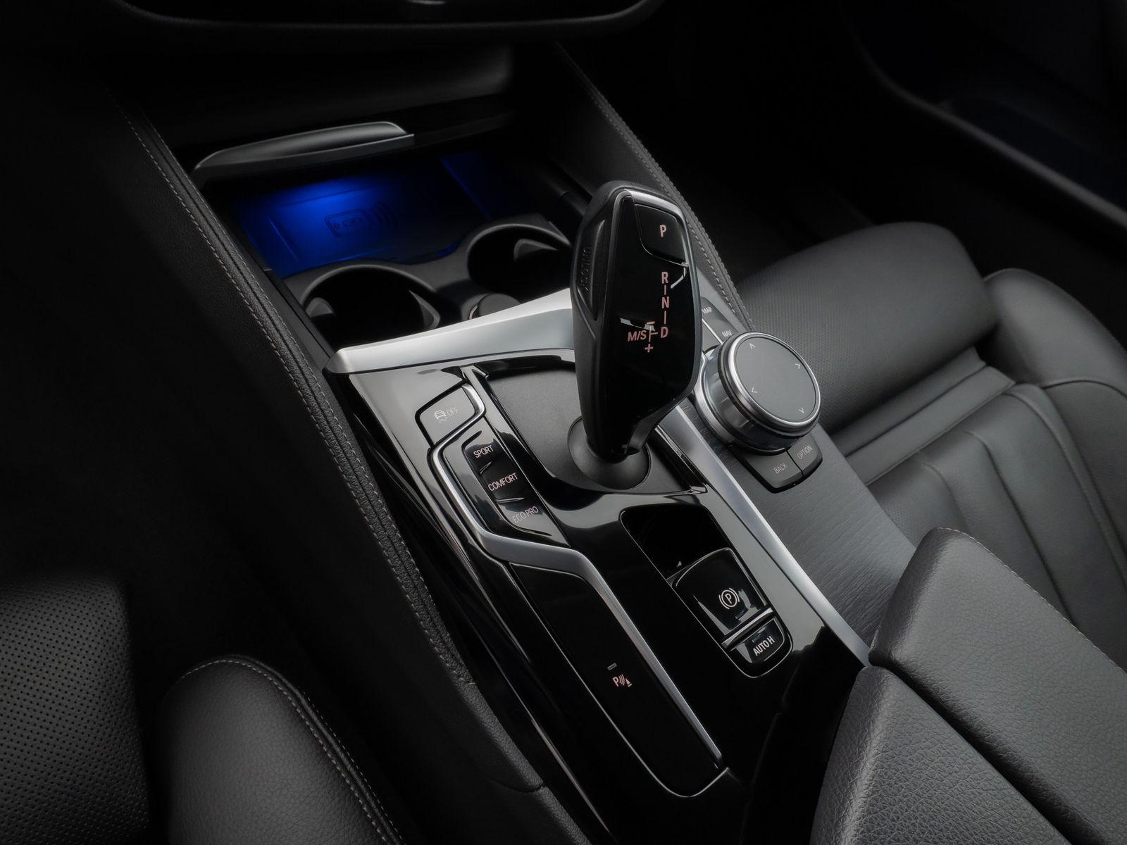 Fahrzeugabbildung BMW 520d Luxury Line Kamera DAB AHK Fernlichtassist