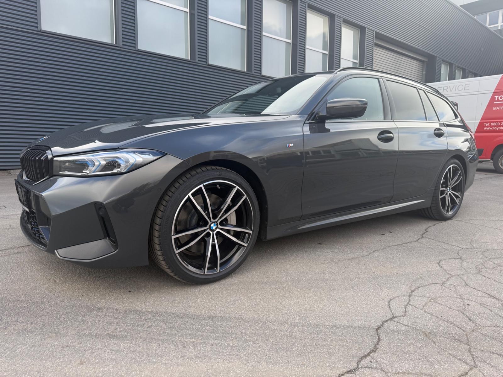 BMW 330 d Touring xDrive M Sport ACC AHK Pano 19 HUD