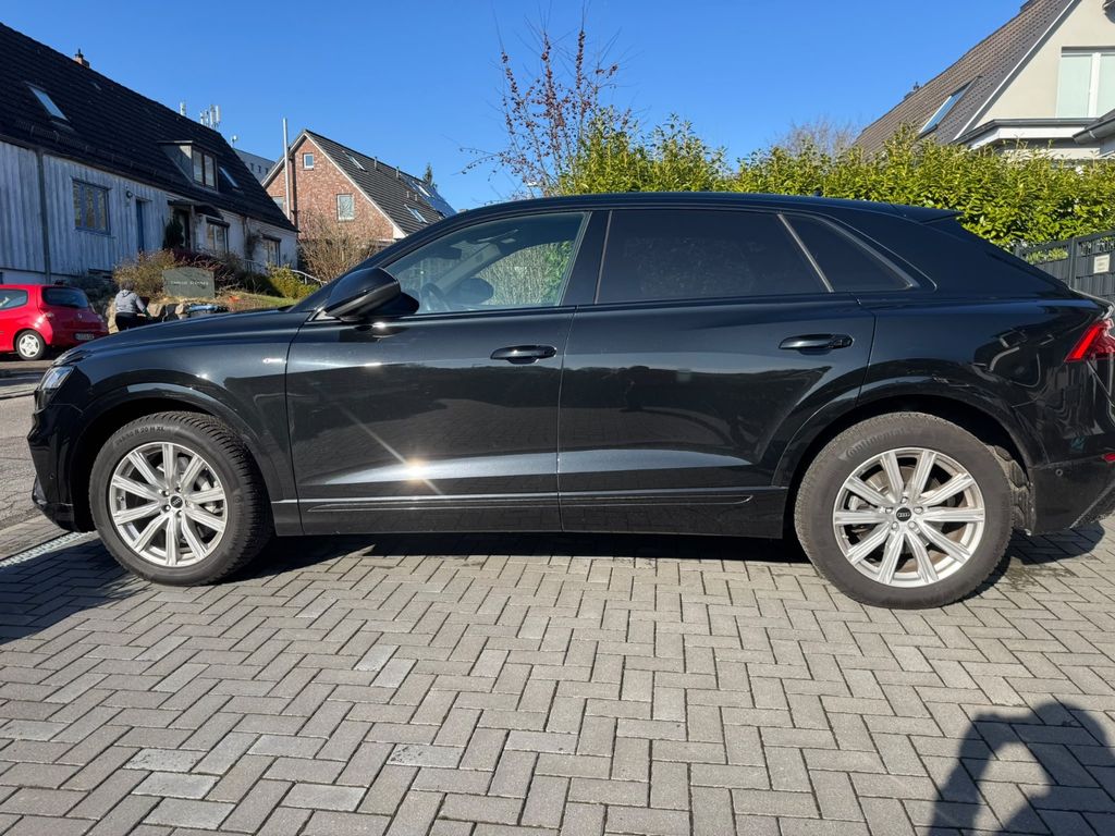 Image of Audi Q8