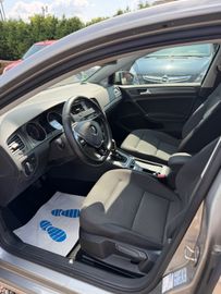 Volkswagen Golf - 9