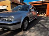 Volkswagen GOLF IV 1,6  Mit 76000 wenige Kilometer - Volkswagen Golf aus 2002: 1.6