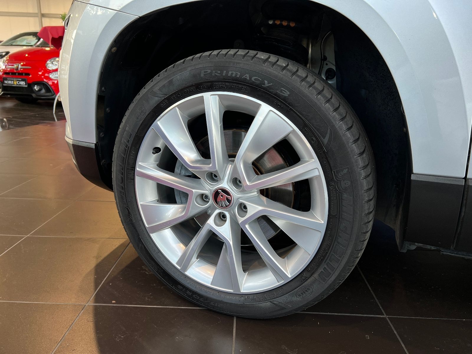 Fahrzeugabbildung SKODA Karoq Style ACC RFK NAV DAB SHZ vo + hi 18"