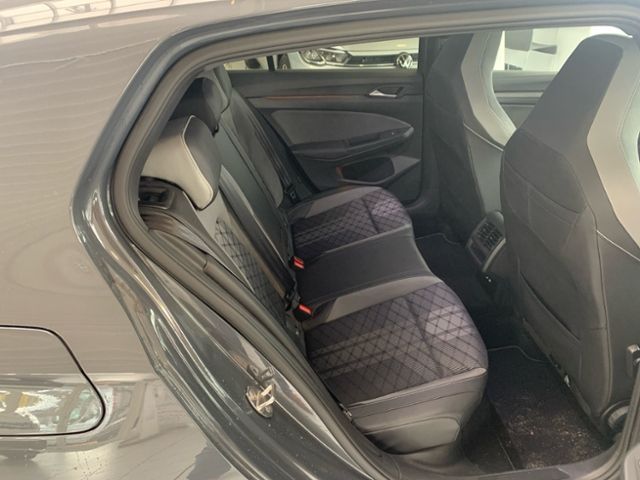 Fahrzeugabbildung Volkswagen Golf R-Line 1,5 l eTSI OPF 110 kW (150 PS) 7-Gan