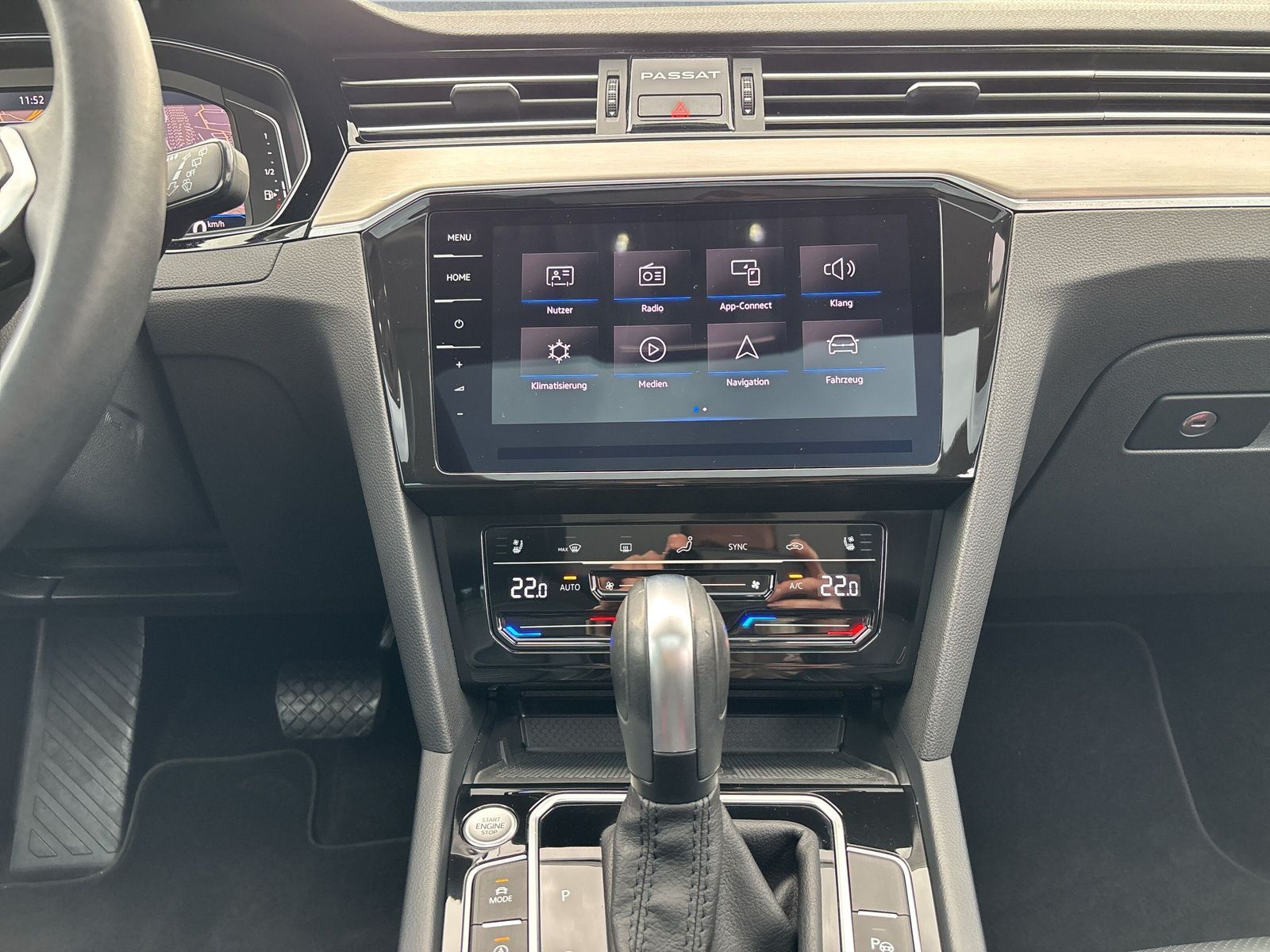 Fahrzeugabbildung Volkswagen Passat Variant Elegance 2.0 TDI 4Motion DSG AHK