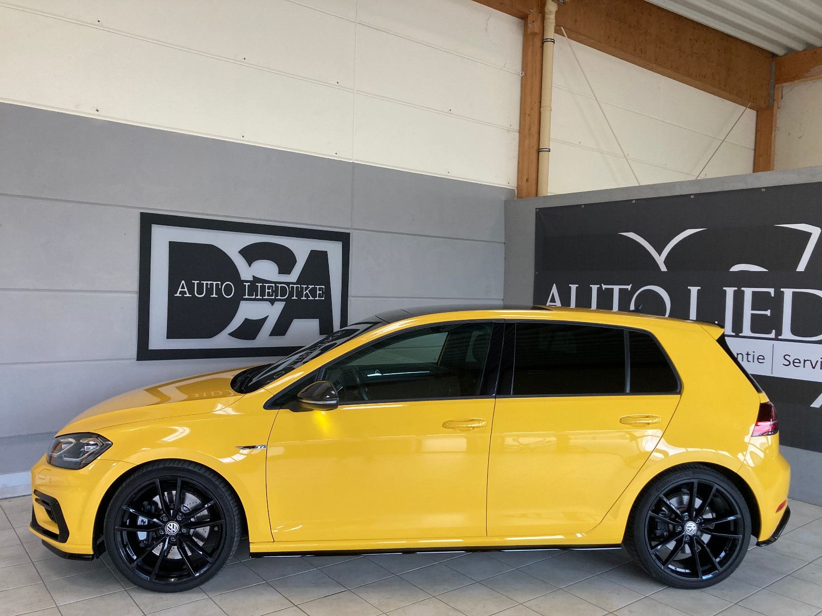 Volkswagen Golf VII R 4Motion Akrapovic Navi R-Performance foto 3