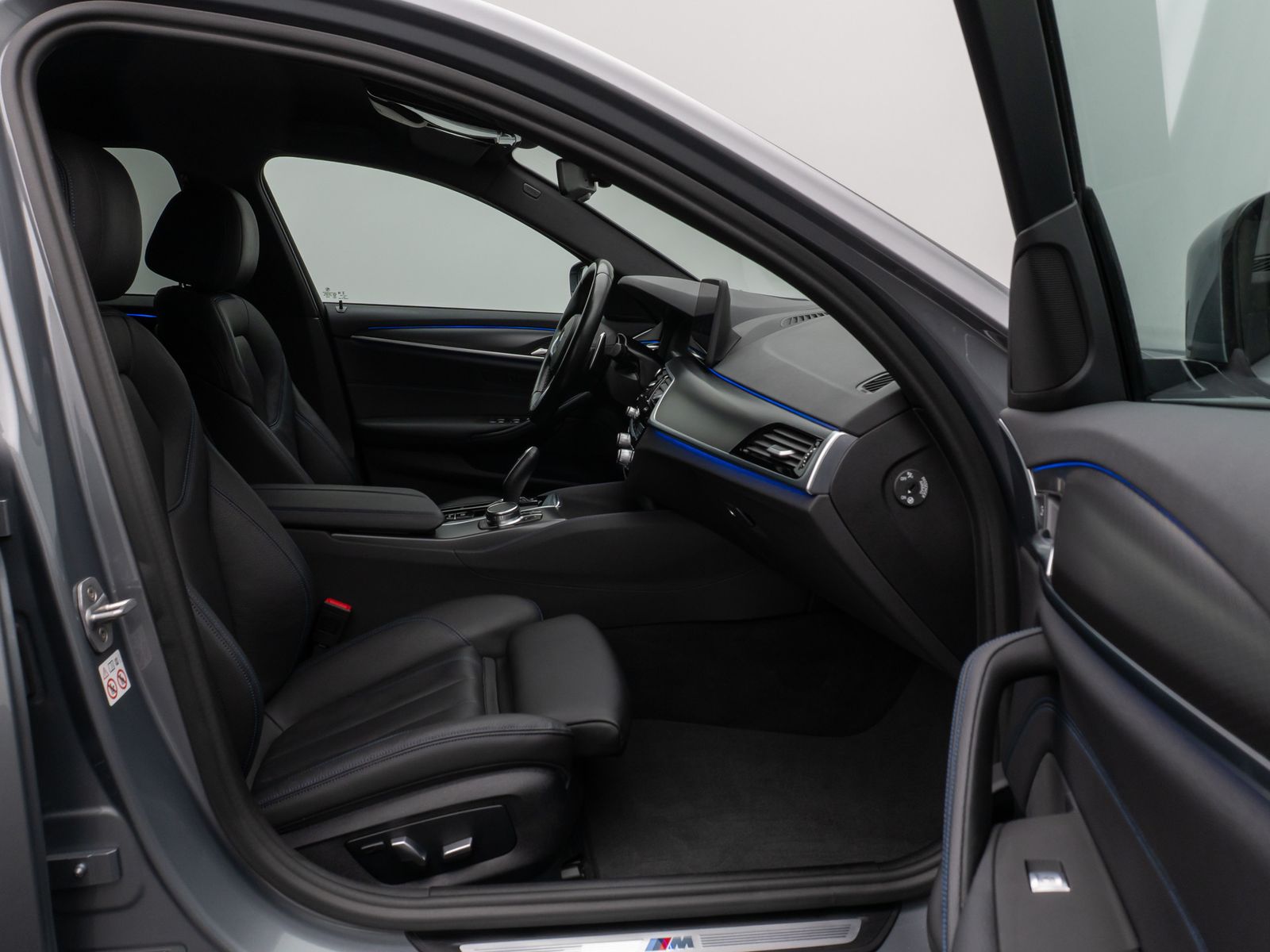 Fahrzeugabbildung BMW 530d M Sport Kamera Laser HUD DAB HiFi Komfort