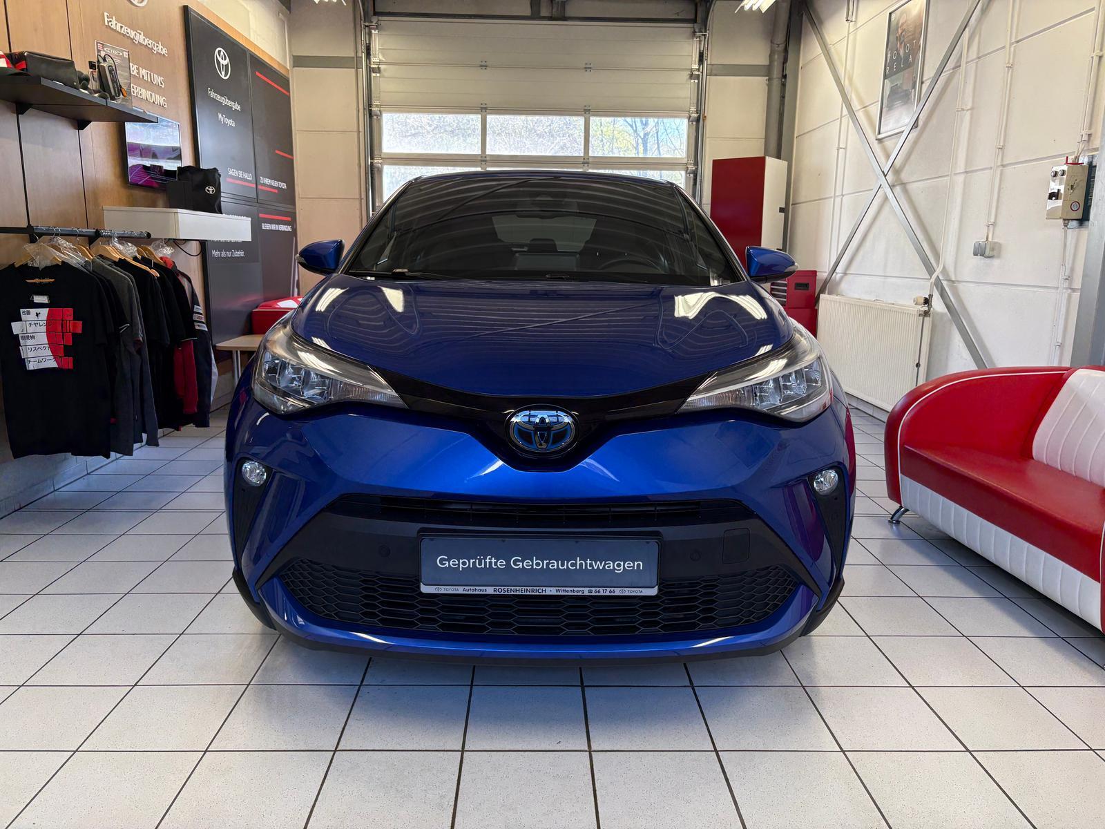 Toyota C-HR Hybrid Team D