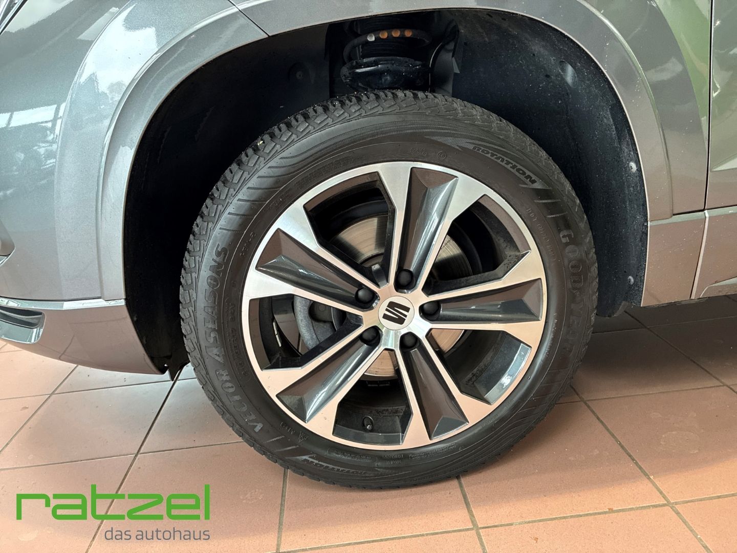 Fahrzeugabbildung SEAT Ateca FR 1.5 TSI 110kW Navi ACC LED Kamera