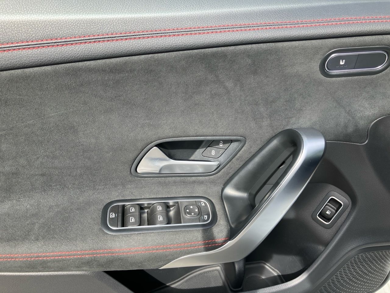 Fahrzeugabbildung Mercedes-Benz CLA 250 e SB AMG+PANO+NIGHT+KAMERA+LED+AMBIENTE