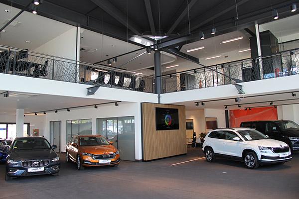 showroom-image-top