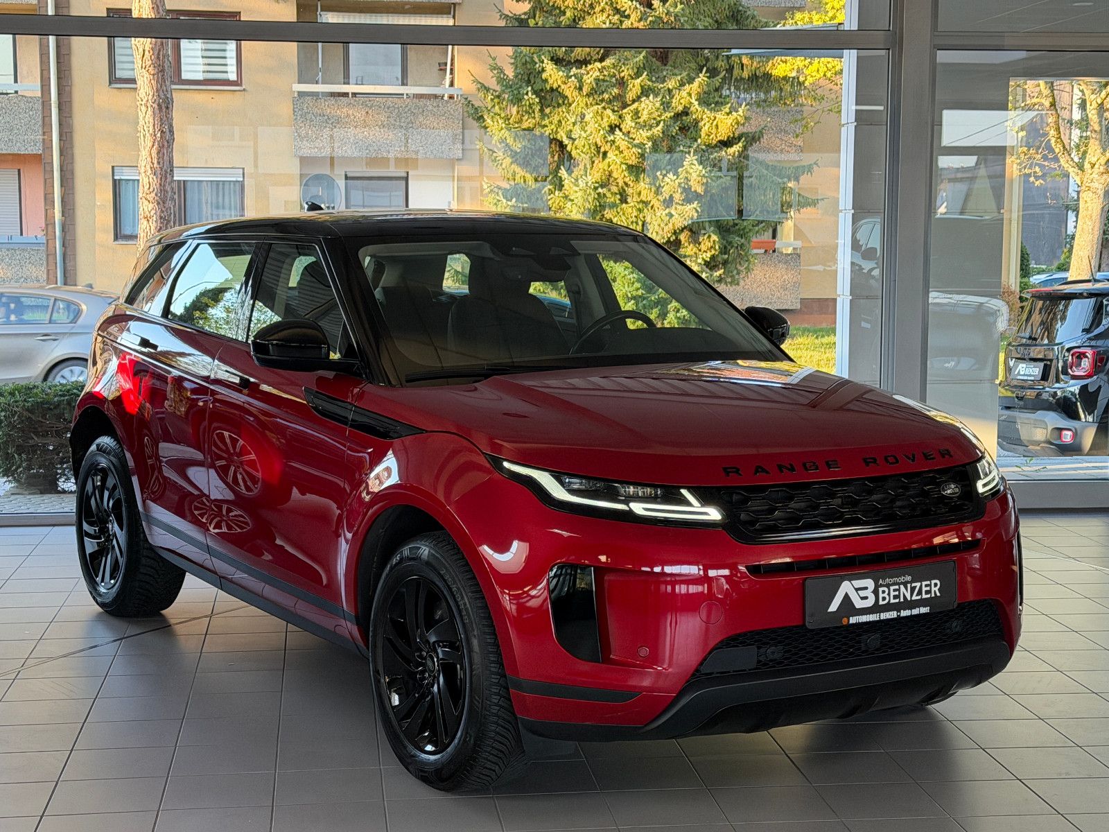 Fahrzeugabbildung Land Rover Range Rover Evoque S /KAMERA/CAR-PLAY/L-HEIZUNG
