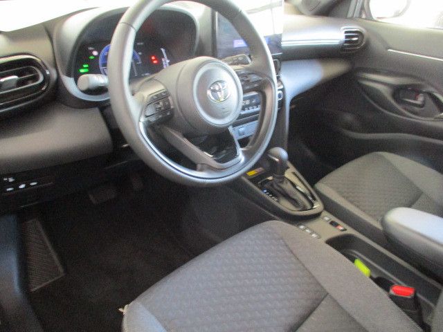 Fahrzeugabbildung Toyota Yaris Cross Hybrid FWD Teamplayer