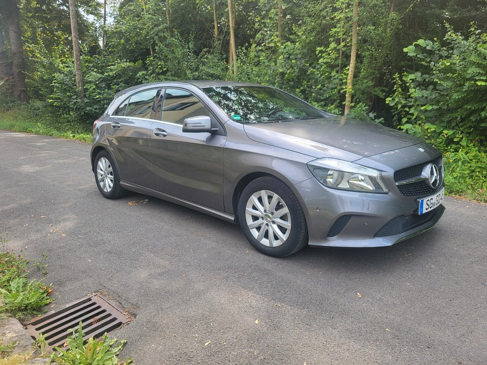 MERCEDES-BENZ A 180 -
