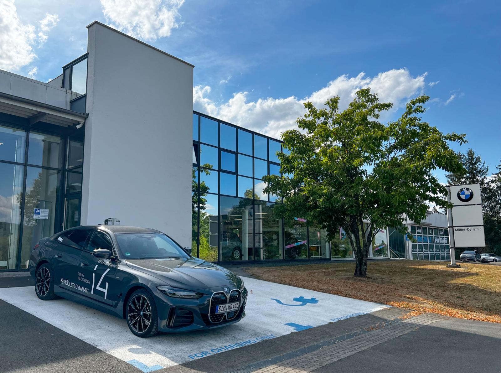 showroom-image-top