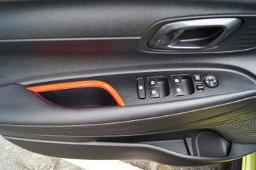 Hyundai i20 1.0 T-GDI N Line NAVI-LED-4xSHZG-DACH SCWARZ