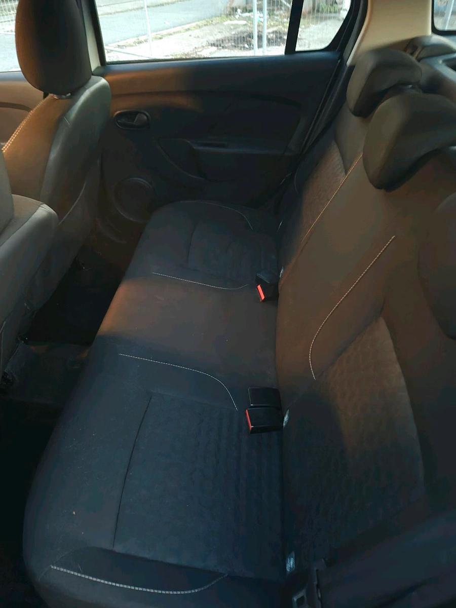 Dacia Logan 2014 — photo 8
