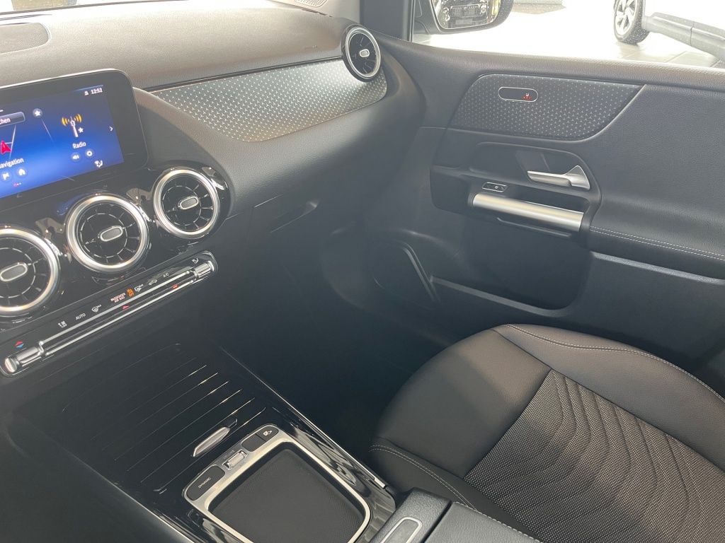 Fahrzeugabbildung Mercedes-Benz B 220 4M Progressive Navi LED SHZ SpurH ParkAss