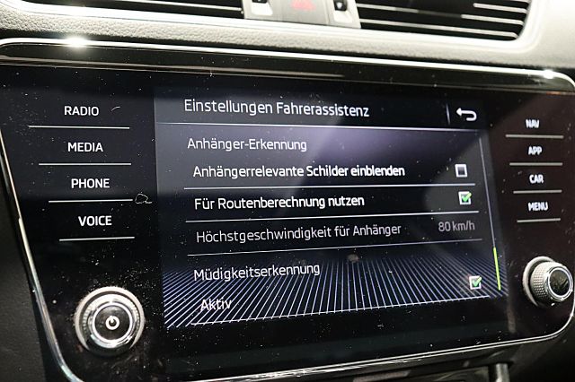 Superb Combi 1.8 TSI Style DSG AHK XENON NAVI KA