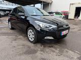 Hyundai i20 Style - Hyundai i20: Schwarz