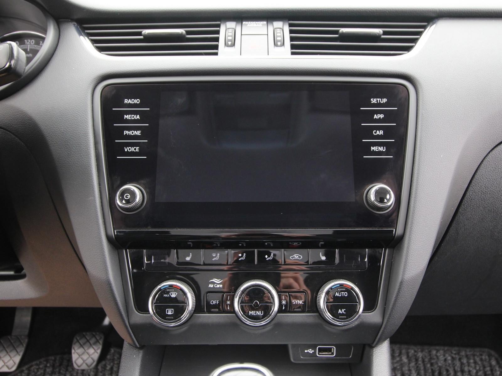 Skoda Octavia Combi 1.5 TSI Ambition SITZHEIZUNG+TEMPO