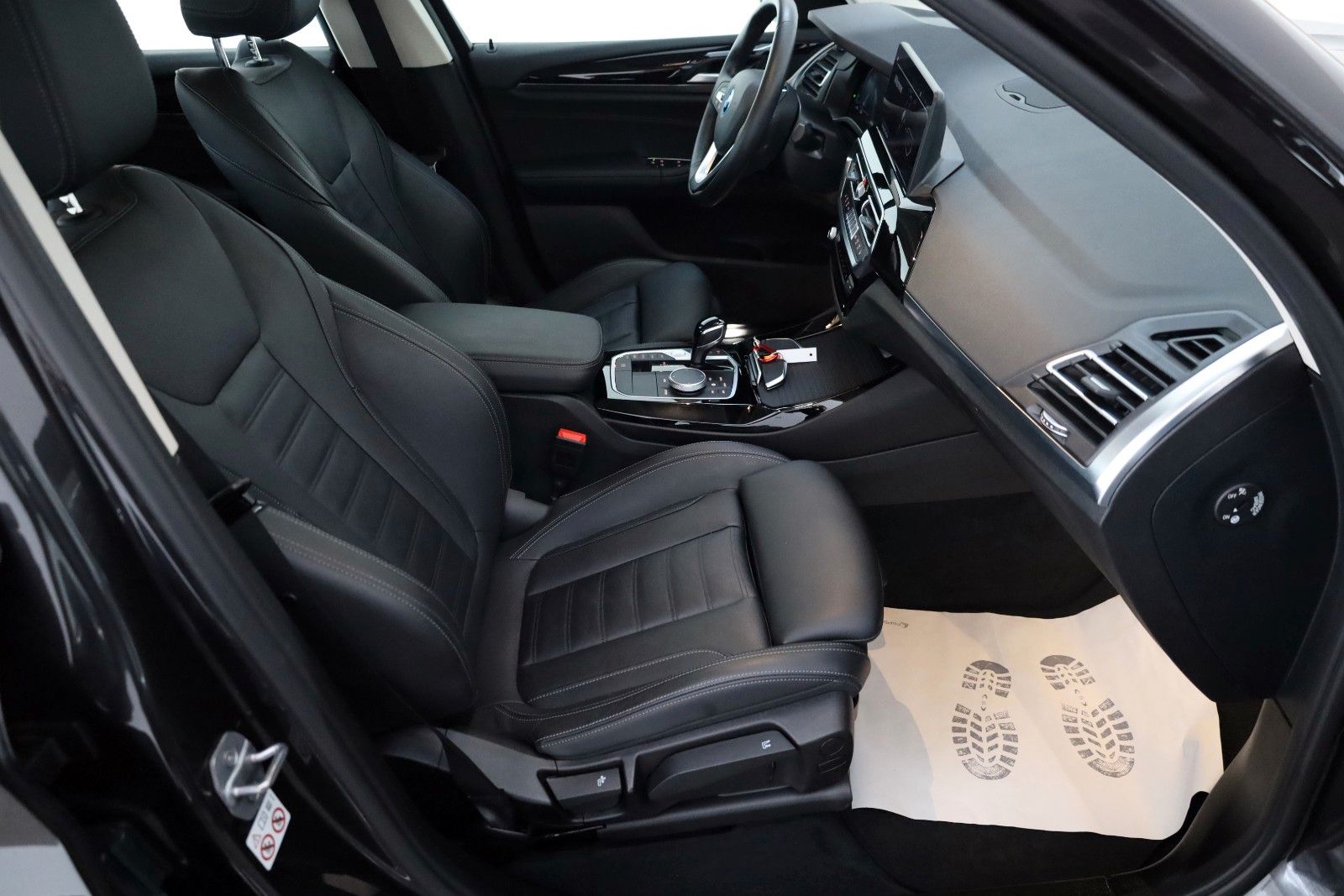 Fahrzeugabbildung BMW X3 xDrive 30e,Leder,Navi,LED,SH,360Kamera,AHK