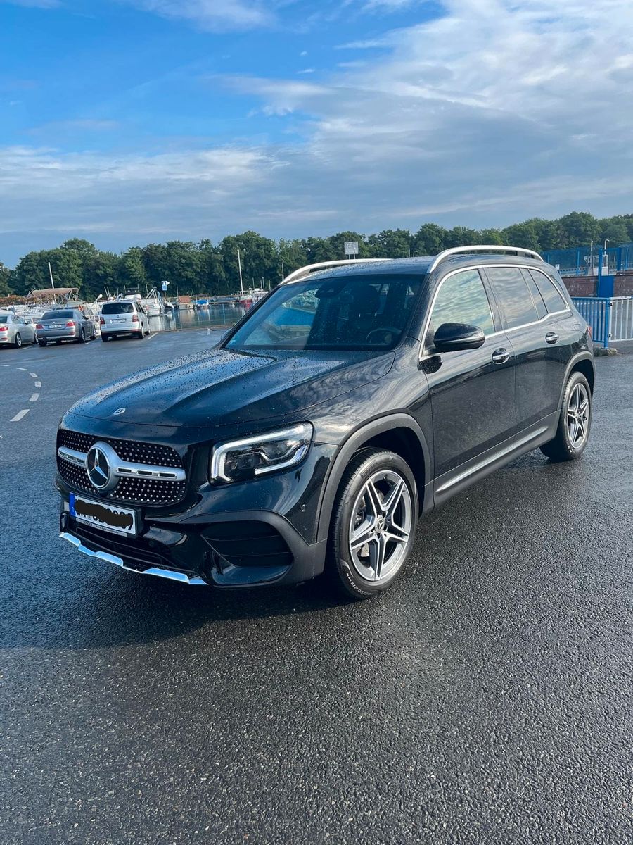 MERCEDES-BENZ GLB 200 d 4MATIC AMG Standh Panorama Kamera AHK 