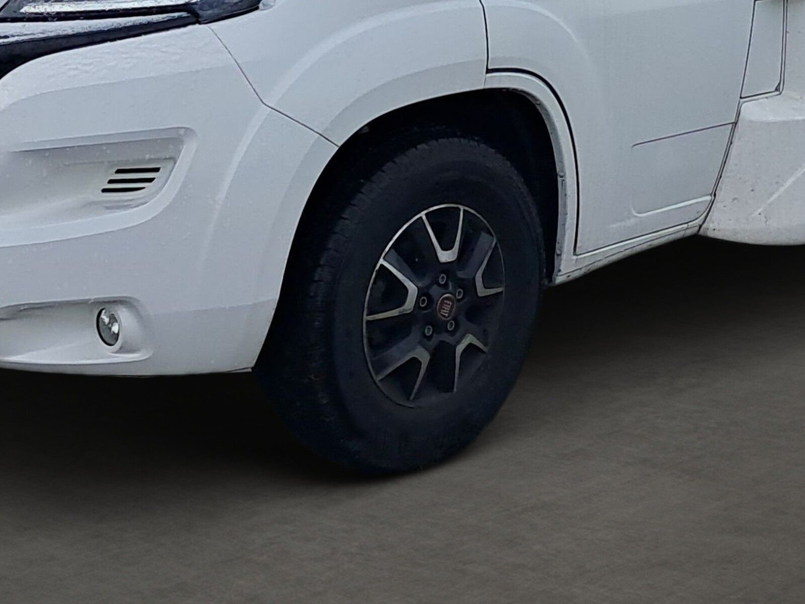 Fahrzeugabbildung Eura Mobil Profila RS 695 EB Mondial Prestige Solar TV/SAT