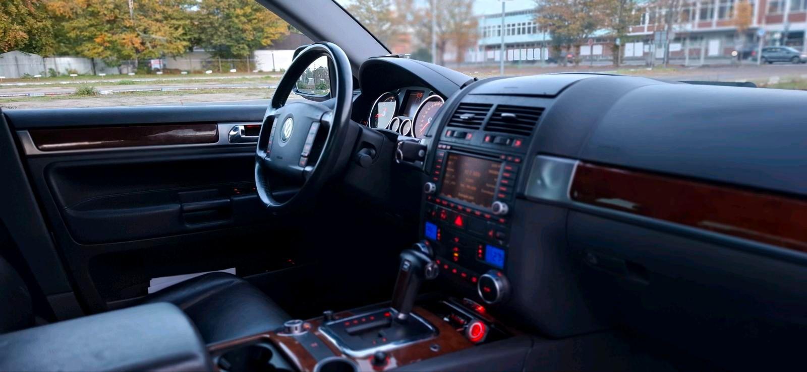Volkswagen Touareg 2004 — photo 9