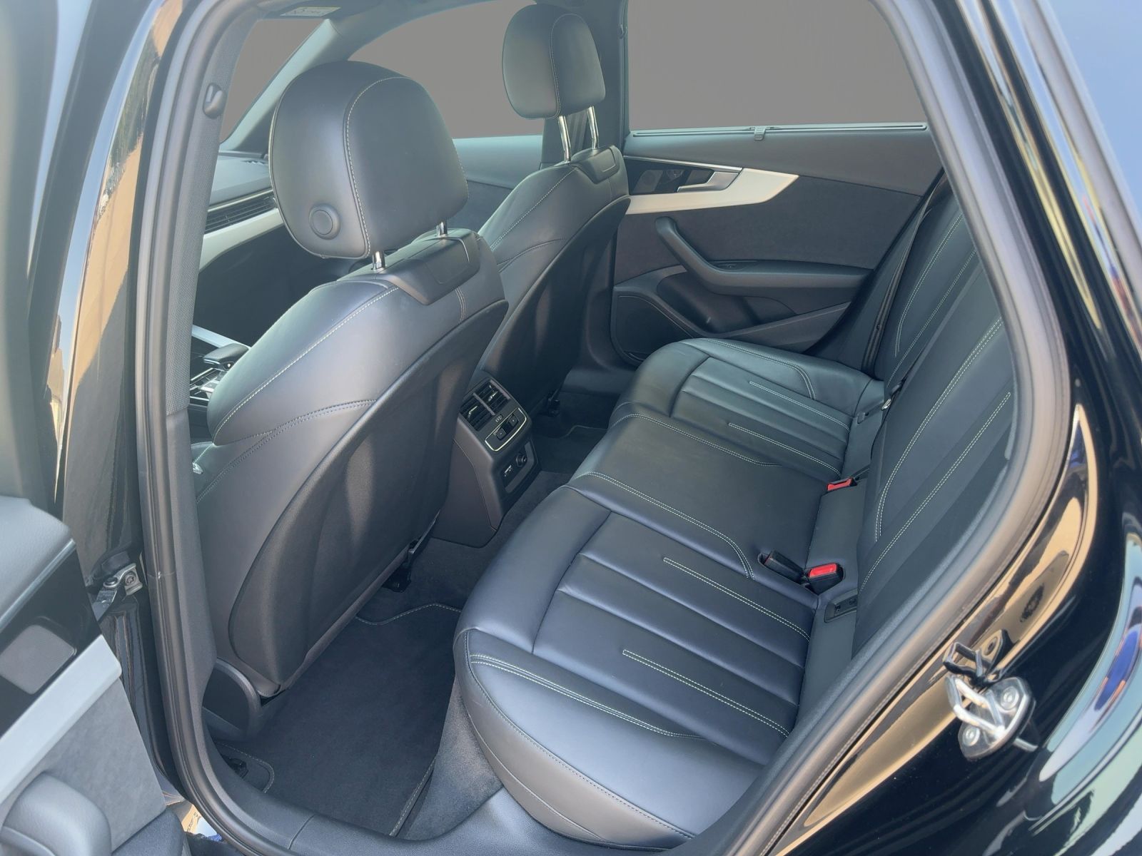 Audi A4 - Bild 8