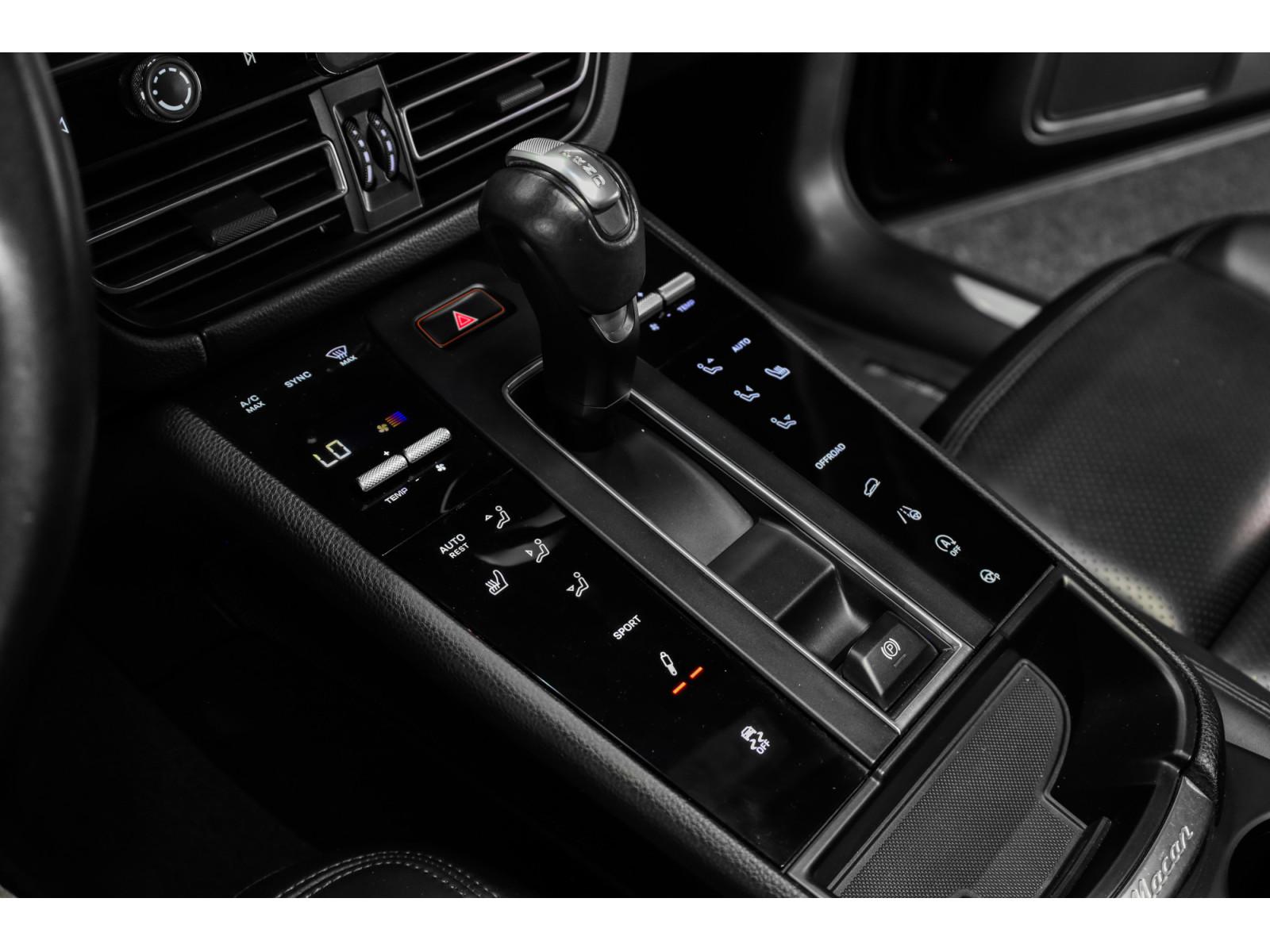 Porsche Macan III S