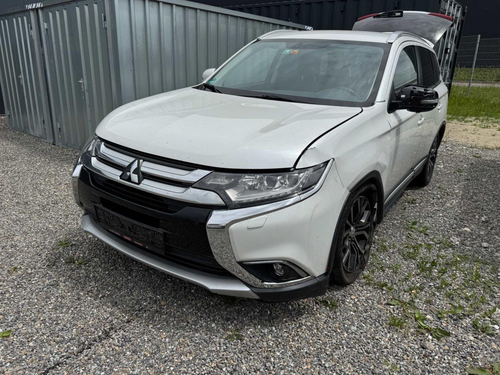 Mitsubishi *LED*XENON*PANO*RFK*NAV*BLUETOOTH*SHZ*SPORT*1Han