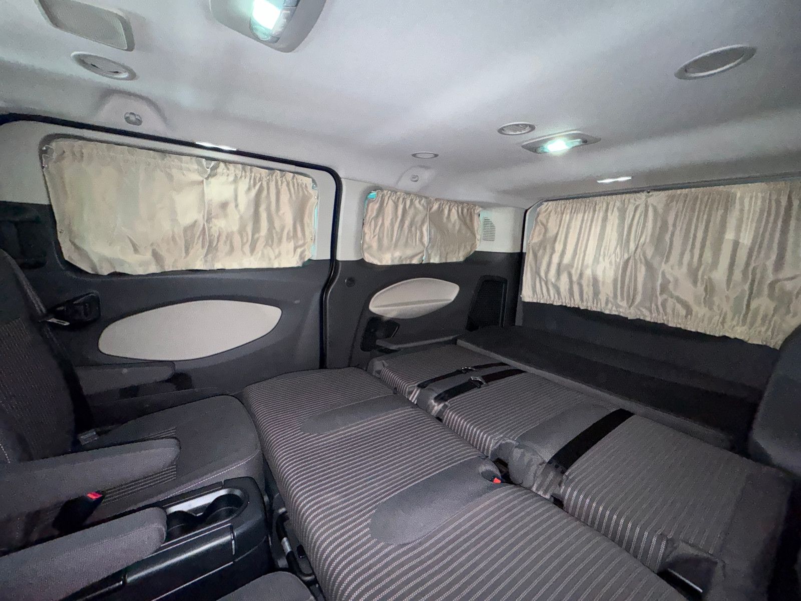Fahrzeugabbildung Westfalia WESTFALIA BUSINESS EDITION EUROLINE FORD 7SITZER