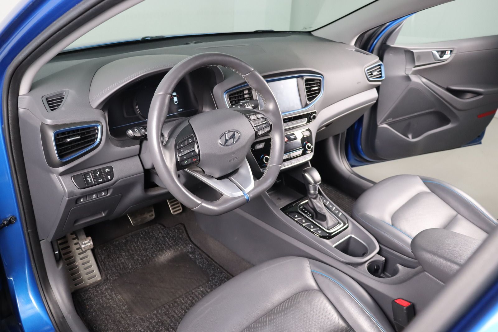 Fahrzeugabbildung Hyundai IONIQ * Memory * Sitzhzg./-lüftung Premium Plug-