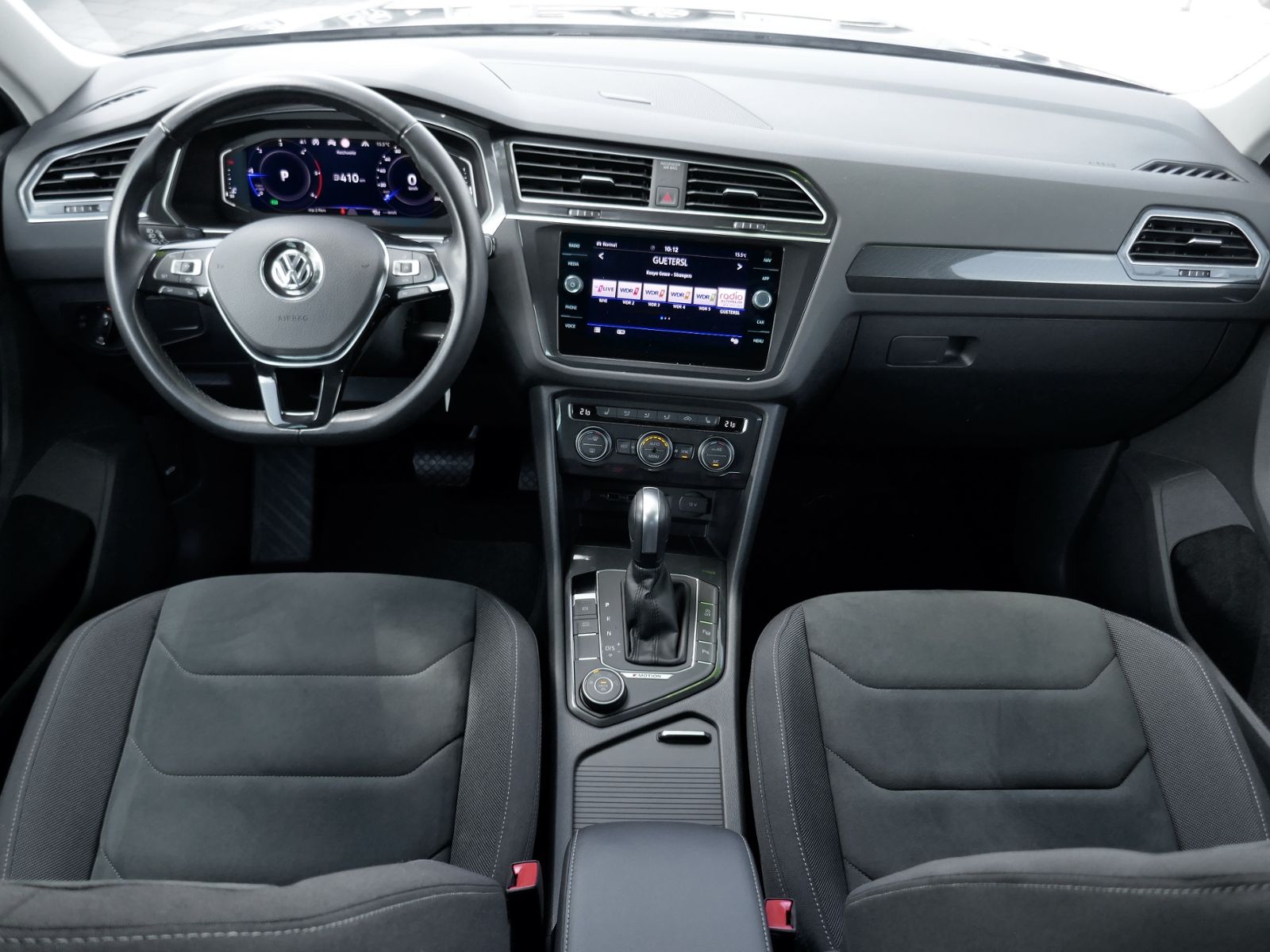 Fahrzeugabbildung Volkswagen Tiguan Highline 2.0 TDI 4MOTION LED AHK RFK ACC