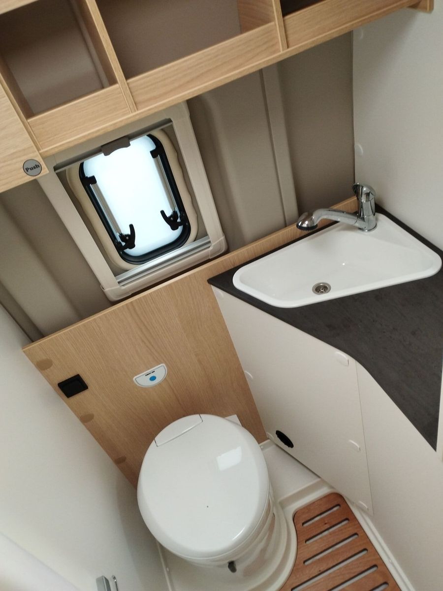 Fahrzeugabbildung Sunlight Adventure Cliff 600 Automatik, Dörr Edition, LTE