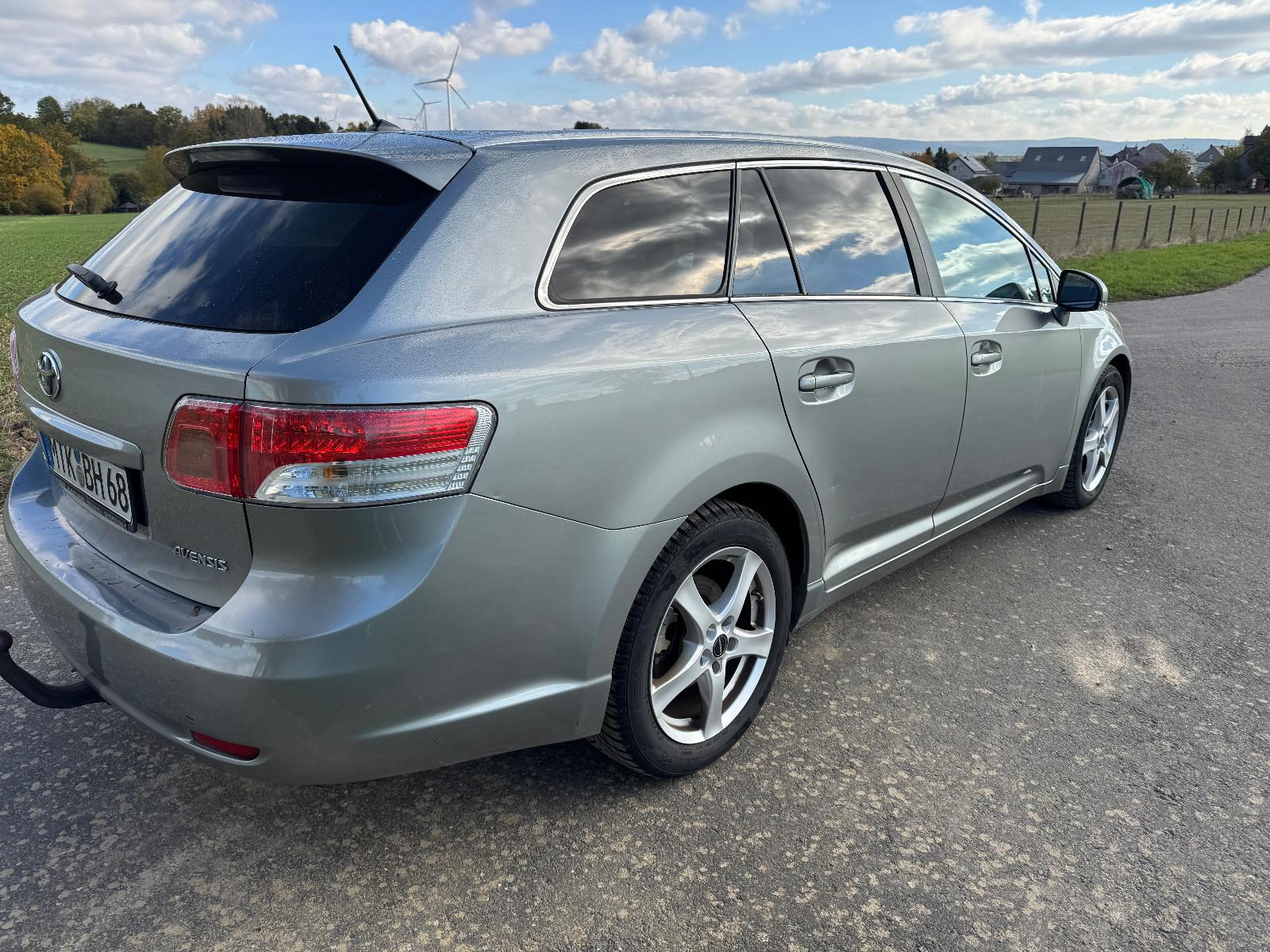 Toyota Avensis 2011 — photo 6