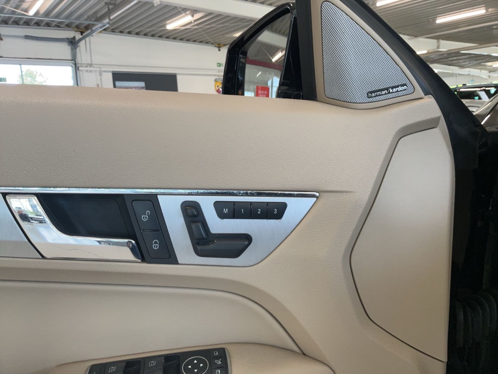 Fahrzeugabbildung Mercedes-Benz E 250 CGI AMG-Paket, H-K Sound, Memory