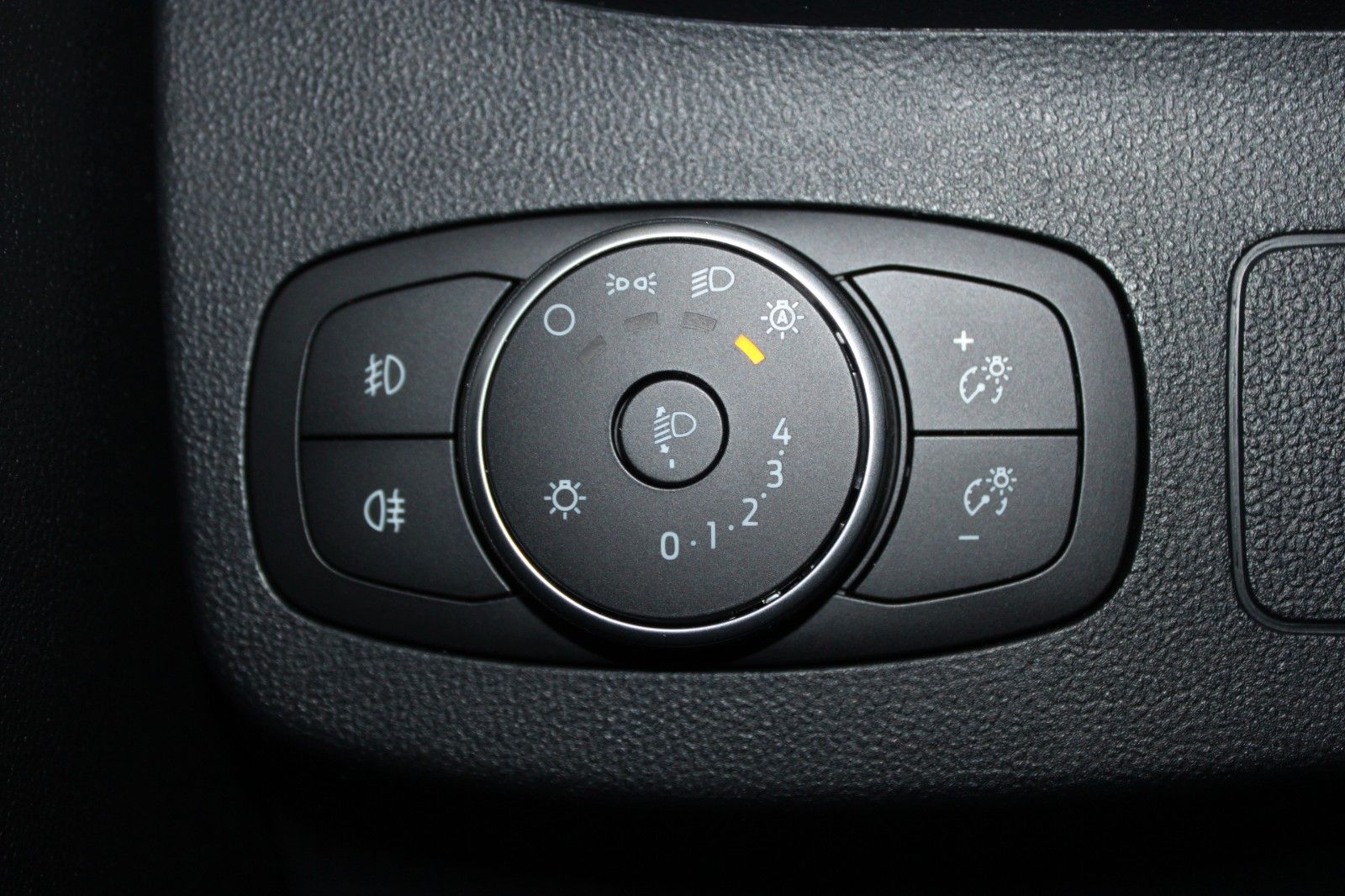 Fahrzeugabbildung Ford Puma MHEV ST-Line Automatik LED NAVI DAB WinterP