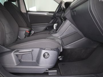 Volkswagen Tiguan - 11
