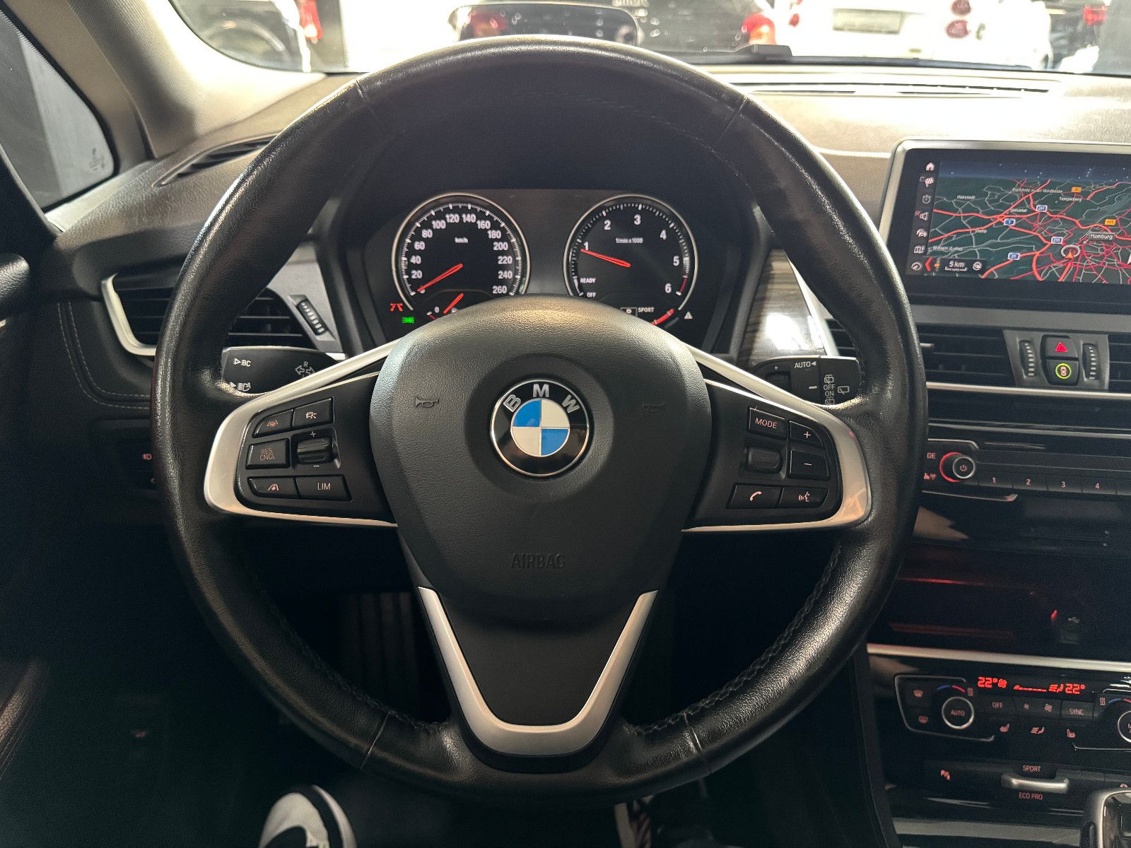 Fahrzeugabbildung BMW 218 d GRAN TOURER LUXURY PANO ACC HUD AHK BRAUN